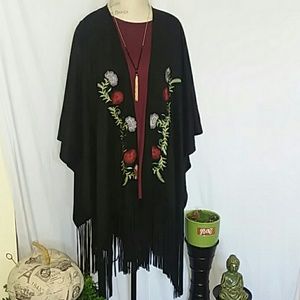 NWT Hillary Scott  embroider suede poncho Plus.